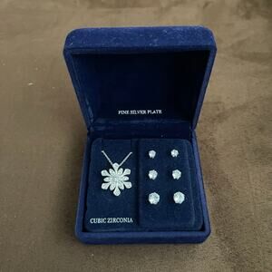 Silver Plated Cubic Zirconia Snowflake Earring Necklace Set 3 Pairs Pendant New